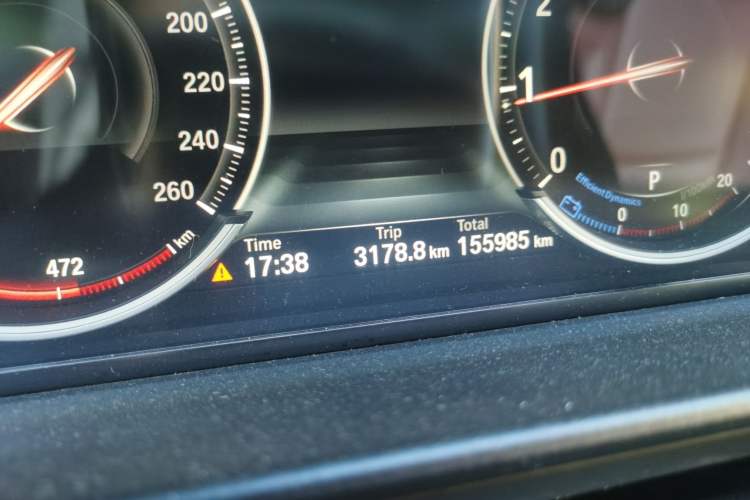 Used BMW 5 Series 2017 528Li xDrive Leading Model Odometer Close Up
