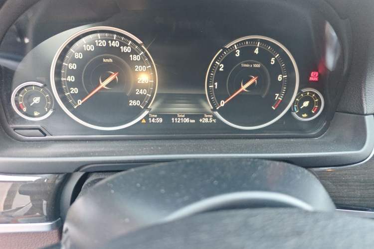 Used BMW 5 Series 2017 525Li Luxury Design Package Odometer Close Up
