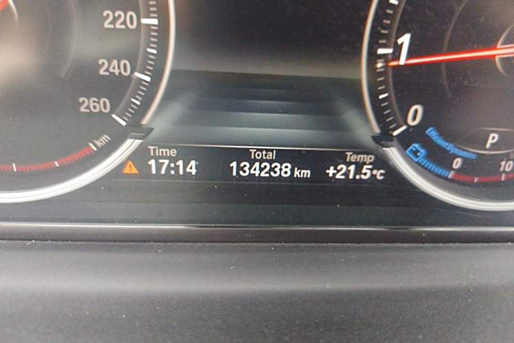 Used BMW 5 Series 2017 525Li Luxury Design Package Odometer Close Up