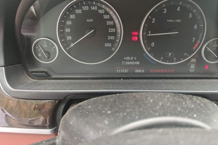 Used BMW 5 Series 2017 525Li Leading Model Odometer Close Up
