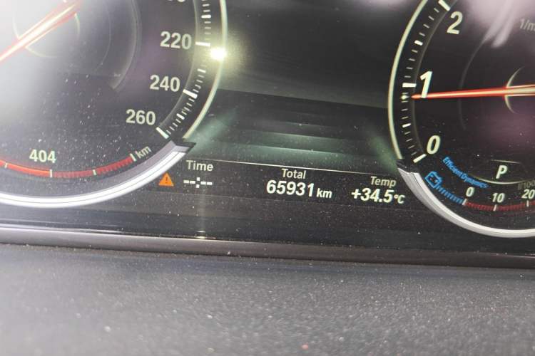 Used BMW 5 Series 2017 525Li Luxury Design Package Odometer Close Up