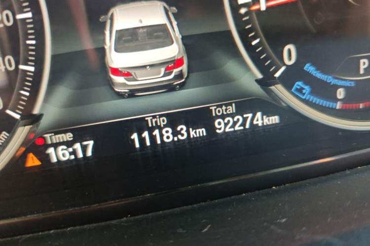 Used BMW 5 Series 2017 528Li Leading Model Odometer Close Up