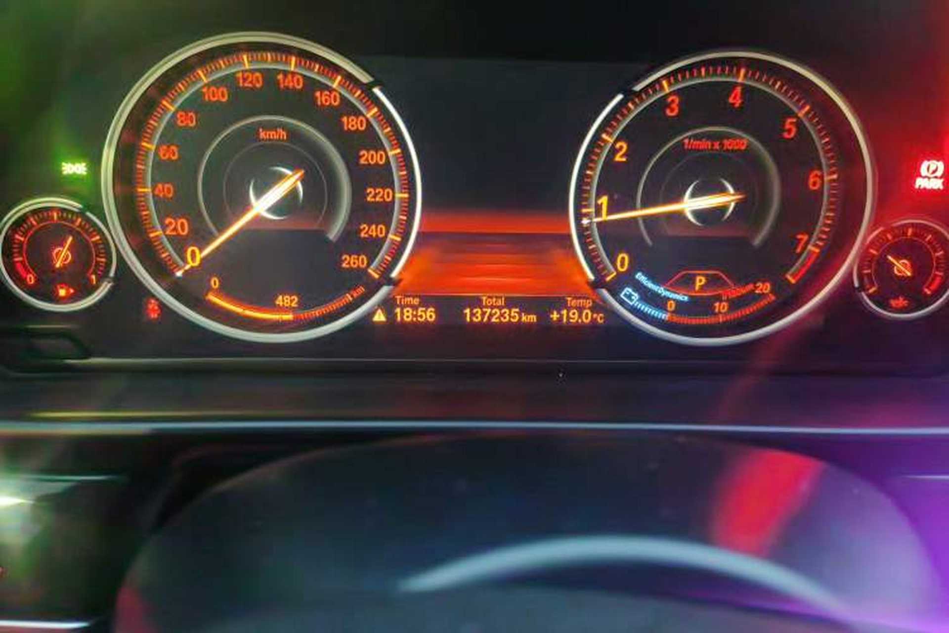 Used BMW 5 Series 2017 525Li Leading Model Odometer Close Up