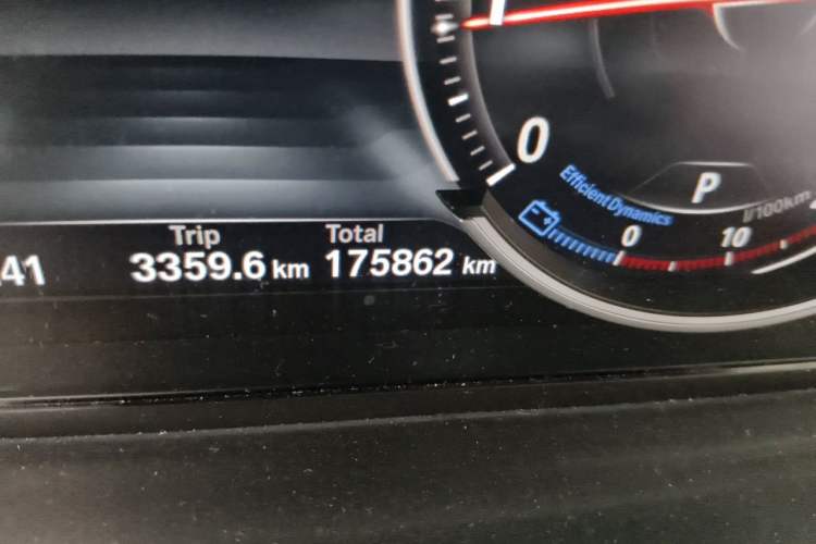 Used BMW 5 Series 2017 525Li Luxury Design Package Odometer Close Up