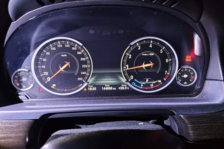 Used BMW 5 Series 2017 525Li Luxury Design Package Odometer Close Up