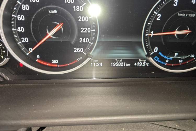 Used BMW 5 Series 2017 525Li Luxury Design Package Odometer Close Up