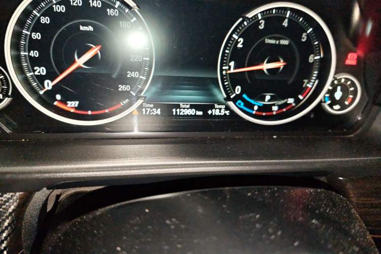 Used BMW 5 Series 2017 525Li Luxury Design Package Odometer Close Up