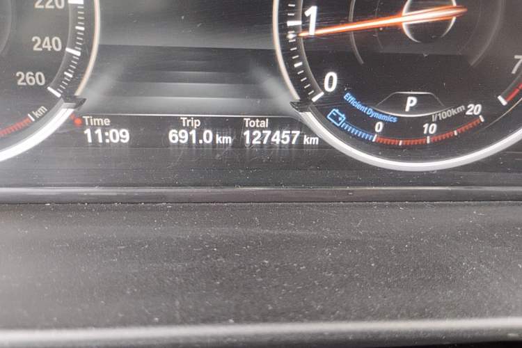 Used BMW 5 Series 2017 525Li Luxury Design Package Odometer Close Up