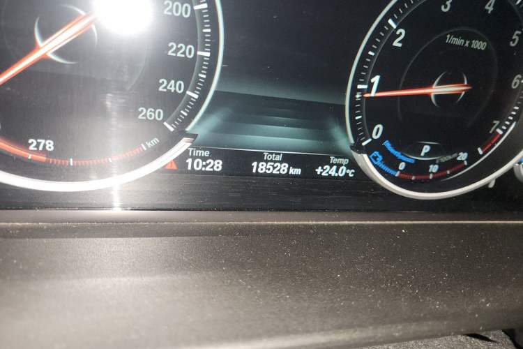 Used BMW 5 Series 2017 525Li Luxury Design Package Odometer Close Up