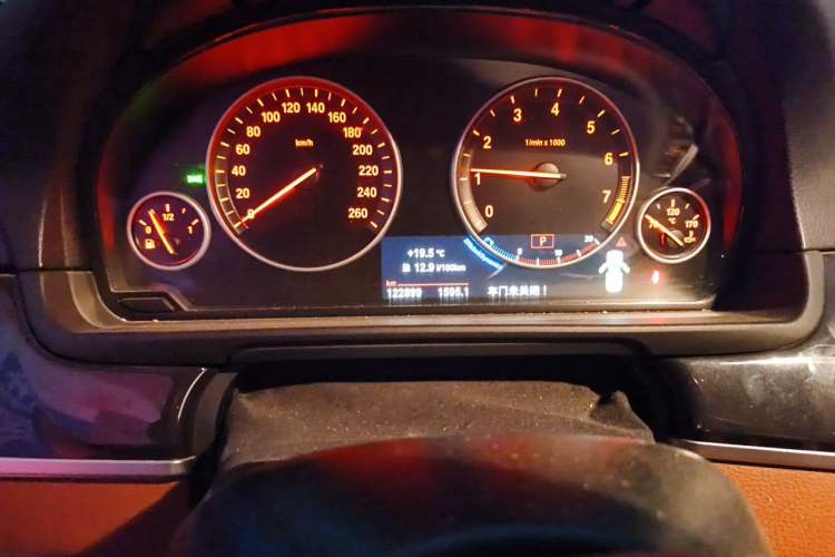 Used BMW 5 Series 2017 520Li Elegant Edition Odometer Close Up