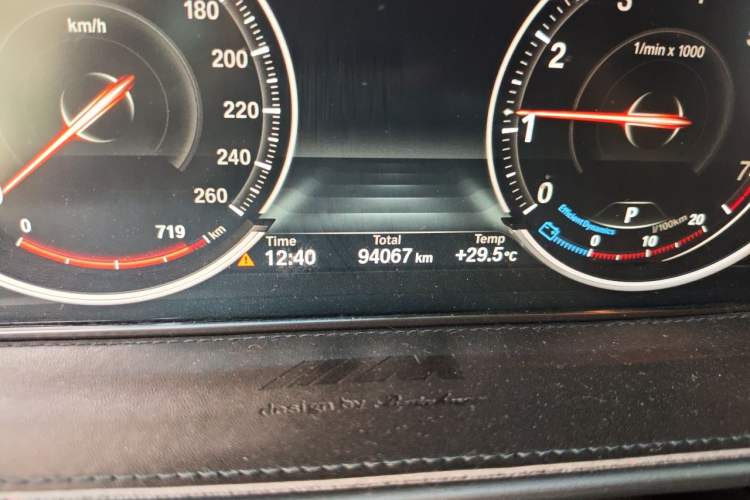 Used BMW 5 Series 2017 525Li Luxury Design Package Odometer Close Up