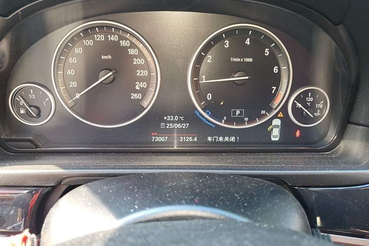 Used BMW 5 Series 2017 520Li Elegant Edition Odometer Close Up