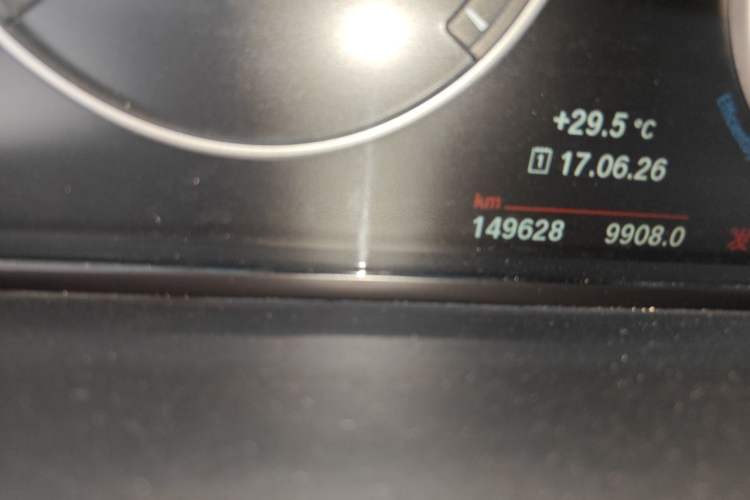 Used BMW 5 Series 2017 520Li Elegant Edition Odometer Close Up