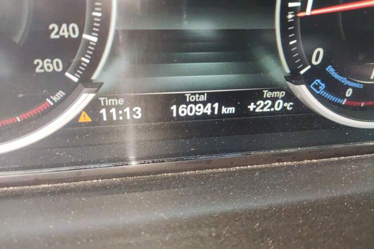 Used BMW 5 Series 2017 525Li Luxury Design Package Odometer Close Up
