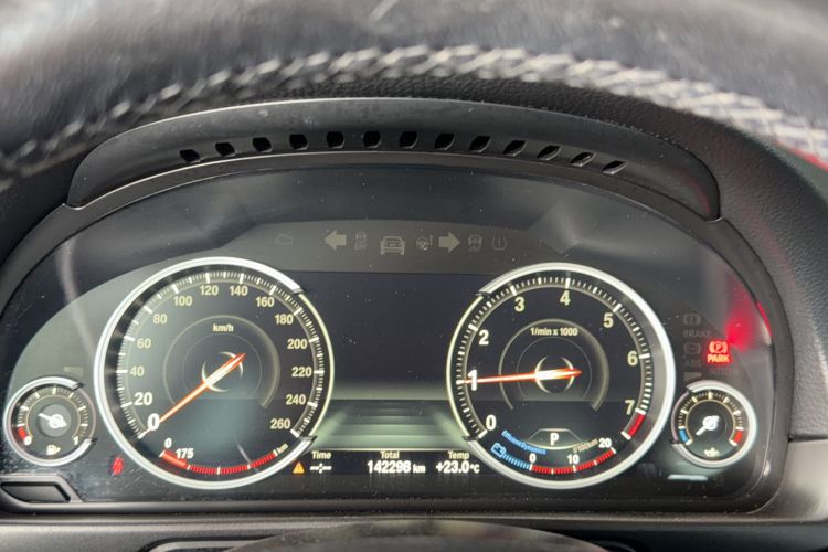 Used BMW 5 Series 2017 525Li Luxury Design Package Odometer Close Up