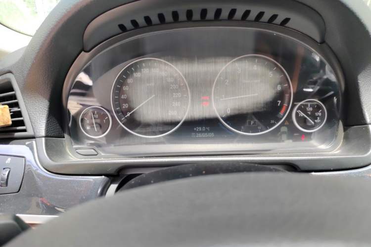 Used BMW 5 Series 2017 520Li Elegant Edition Odometer Close Up