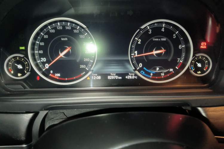 Used BMW 5 Series 2017 525Li Luxury Design Package Odometer Close Up