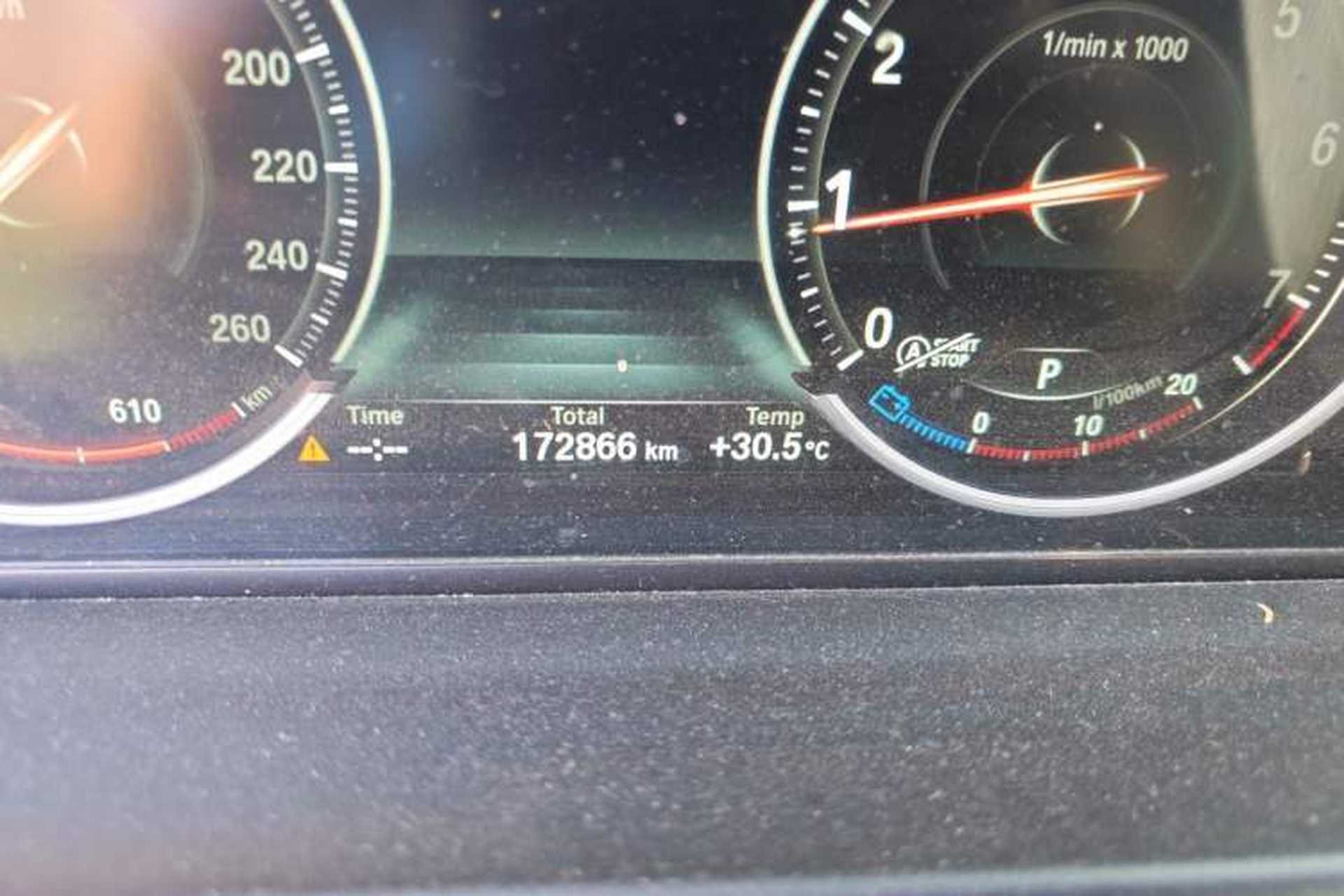 Used BMW 5 Series 2017 525Li Luxury Design Package Odometer Close Up
