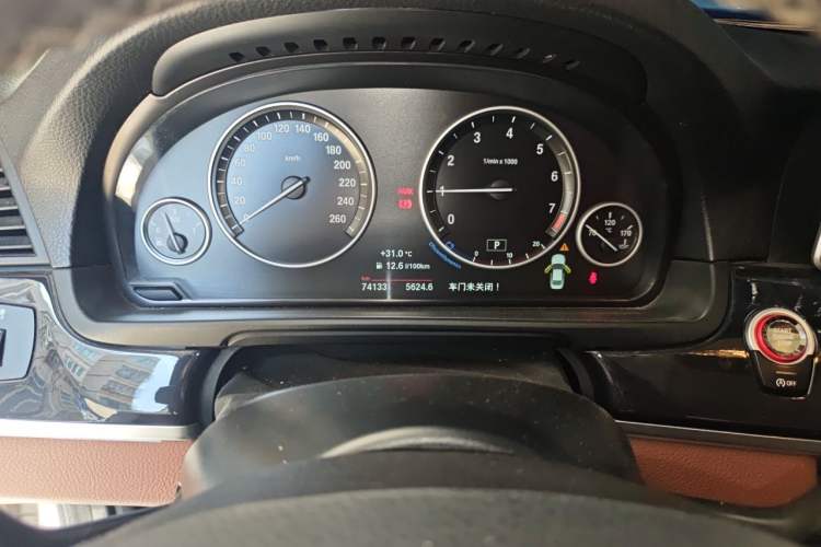 Used BMW 5 Series 2017 520Li Elegant Edition Odometer Close Up