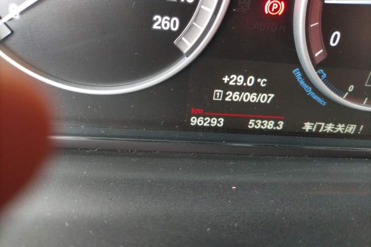 Used BMW 5 Series 2017 520Li Elegant Edition Odometer Close Up