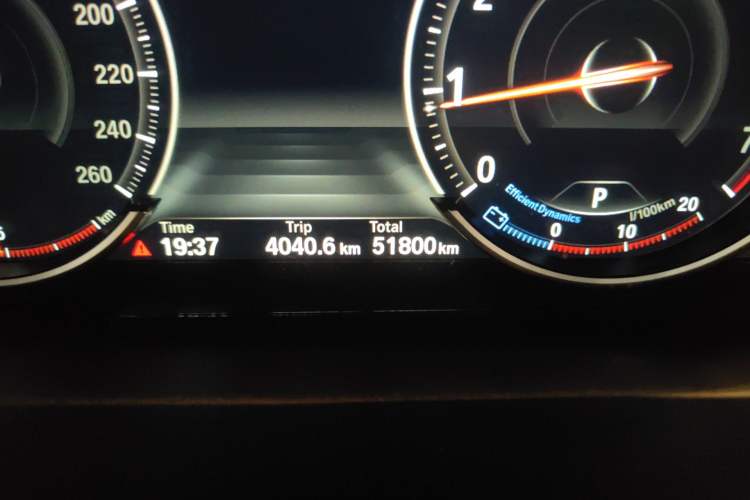 Used BMW 5 Series 2017 525Li Luxury Design Package Odometer Close Up