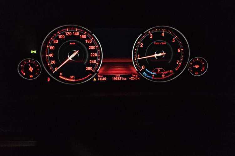 Used BMW 5 Series 2017 525Li Luxury Design Package Odometer Close Up