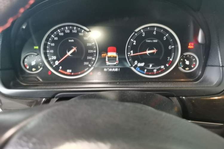 Used BMW 5 Series 2017 525Li Luxury Design Package Odometer Close Up
