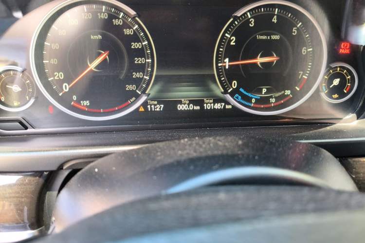 Used BMW 5 Series 2017 525Li Luxury Design Package Odometer Close Up