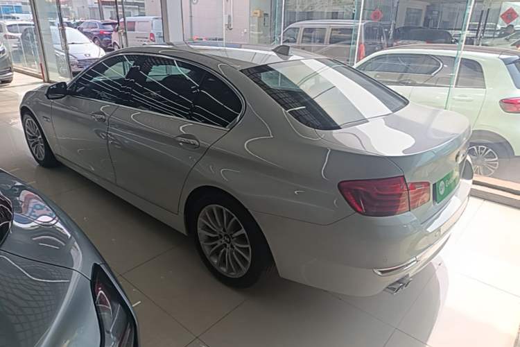 Used BMW 5 Series 2017 525Li Luxury Design Package Rear Left 45 Deg