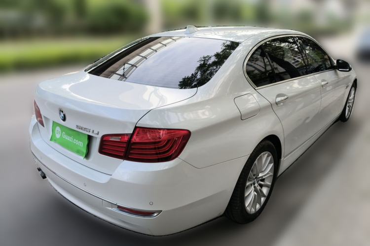 Used BMW 5 Series 2017 525Li Luxury Design Package Rear Right 45 Deg