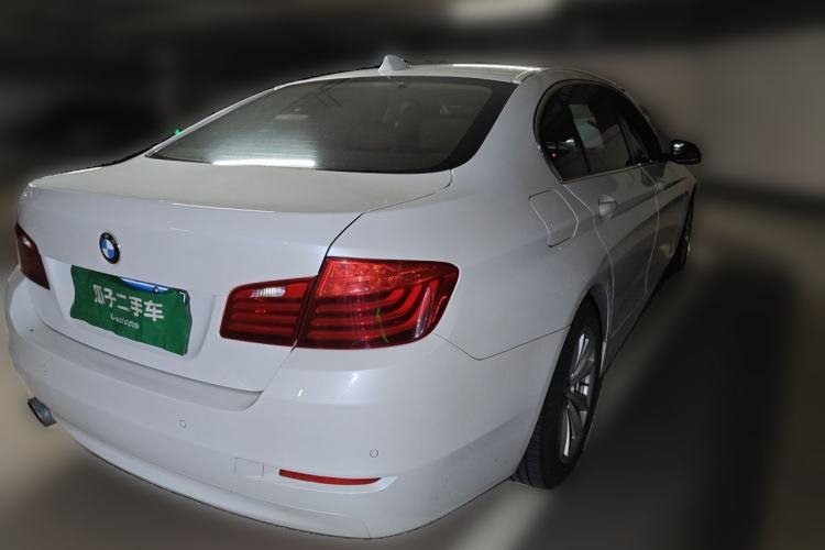 Used BMW 5 Series 2017 520Li Elegant Edition Rear Right 45 Deg