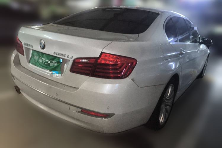 Used BMW 5 Series 2017 525Li Luxury Design Package Rear Right 45 Deg