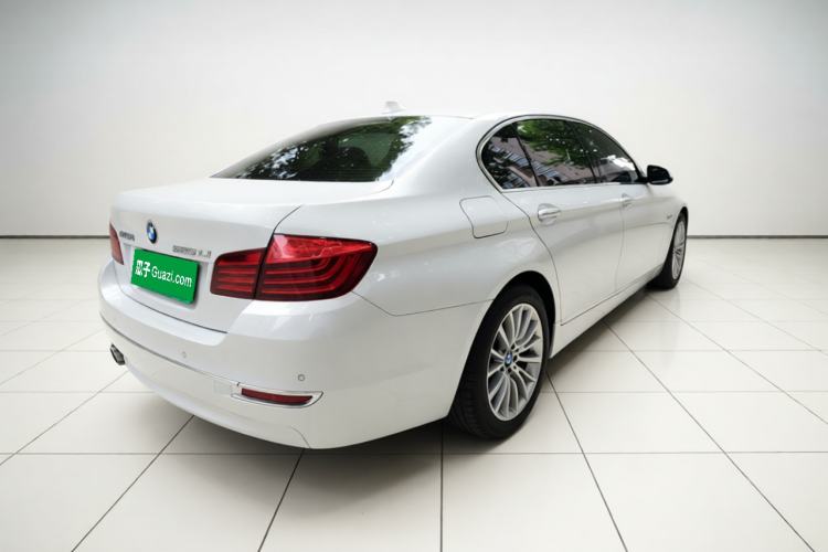 Used BMW 5 Series 2017 525Li Luxury Design Package Rear Right 45 Deg