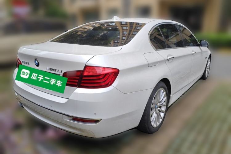 Used BMW 5 Series 2017 525Li Luxury Design Package Rear Right 45 Deg