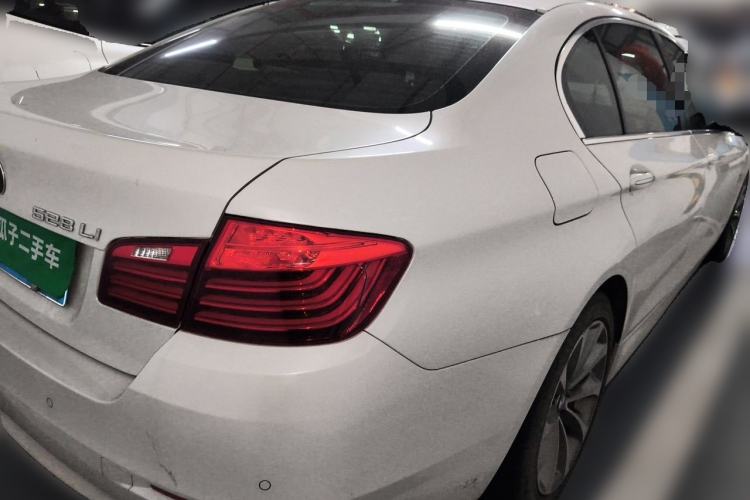 Used BMW 5 Series 2017 528Li Leading Model Rear Right 45 Deg