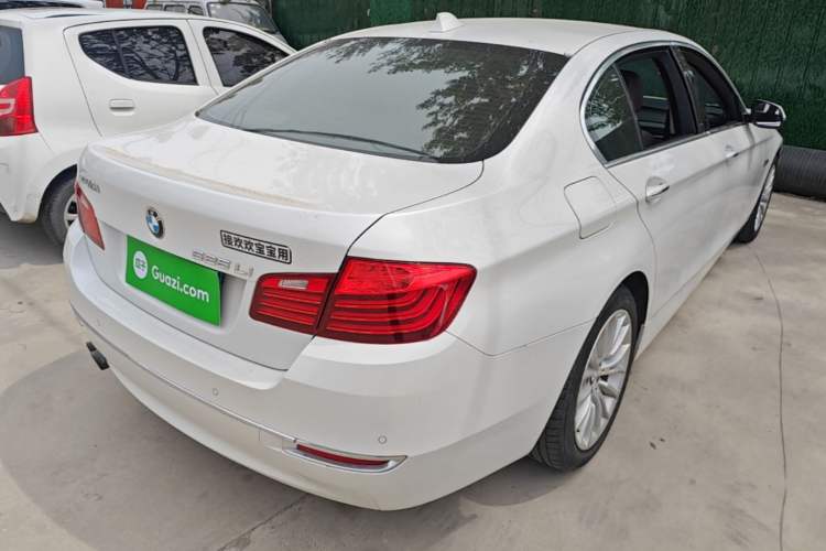 Used BMW 5 Series 2017 525Li Luxury Design Package Rear Right 45 Deg