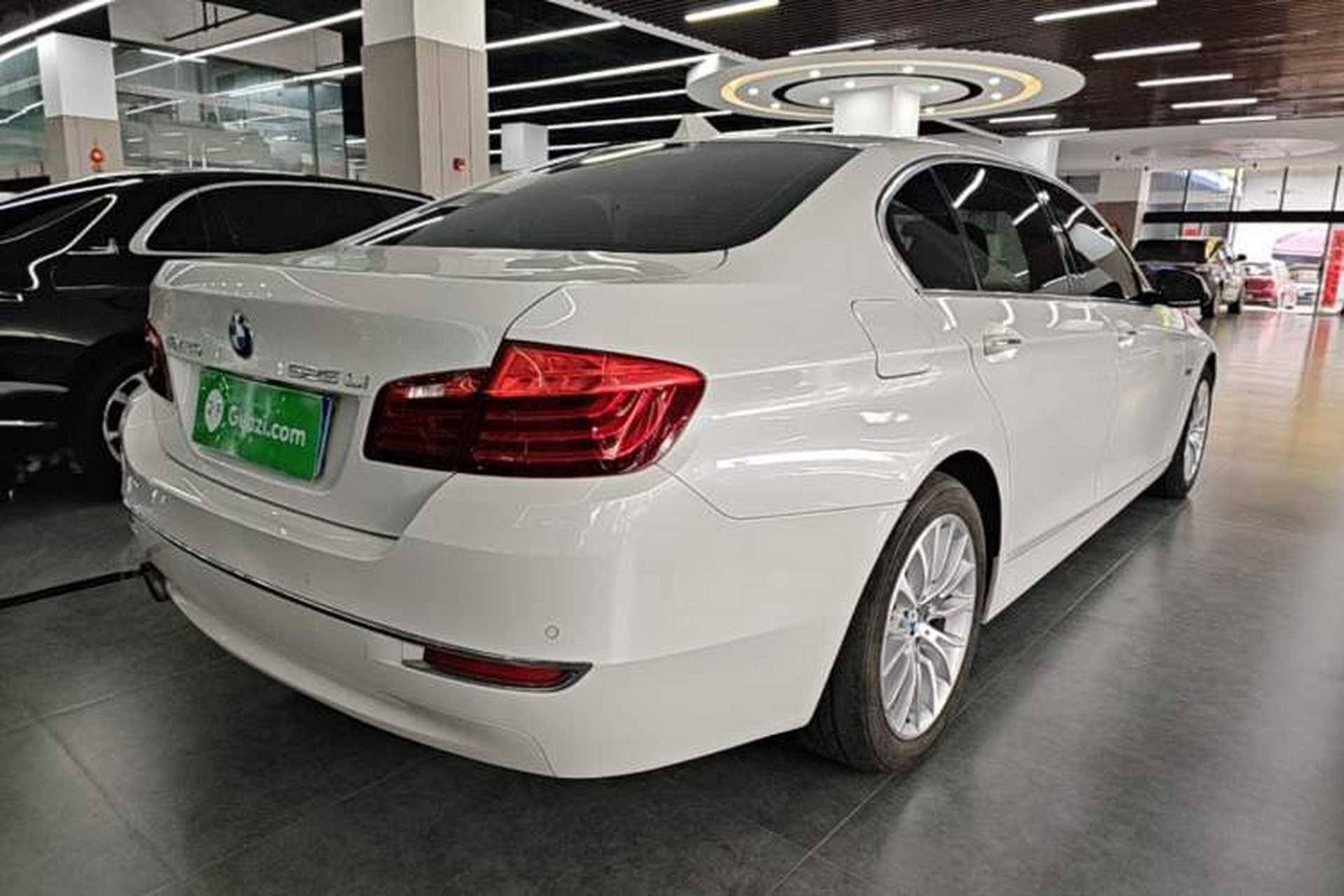 Used BMW 5 Series 2017 525Li Luxury Design Package Rear Right 45 Deg