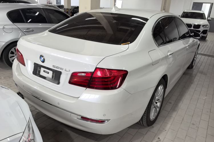 Used BMW 5 Series 2017 525Li Luxury Design Package Rear Right 45 Deg