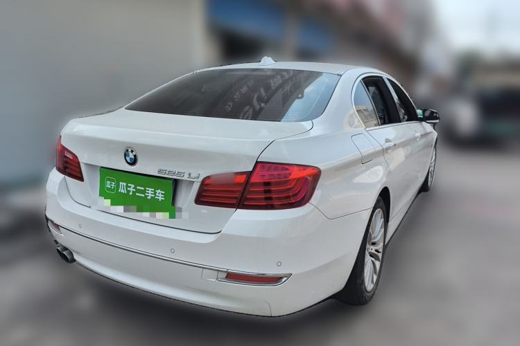 Used BMW 5 Series 2017 525Li Luxury Design Package Rear Right 45 Deg