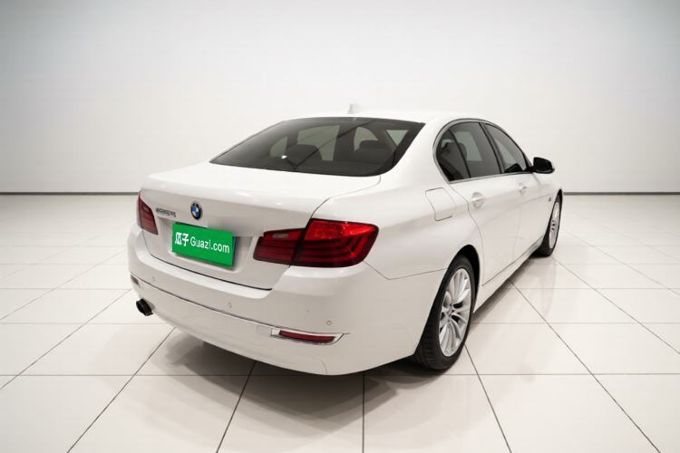 Used BMW 5 Series 2017 525Li Luxury Design Package Rear Right 45 Deg