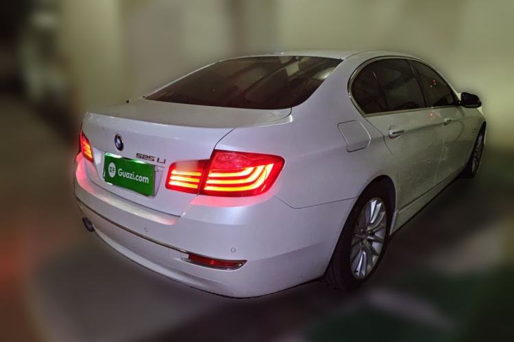 Used BMW 5 Series 2017 525Li Luxury Design Package Rear Right 45 Deg