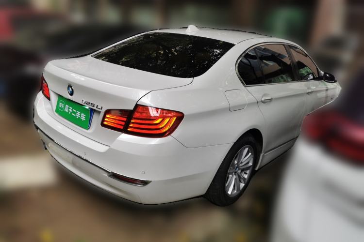 Used BMW 5 Series 2017 520Li Elegant Edition Rear Right 45 Deg