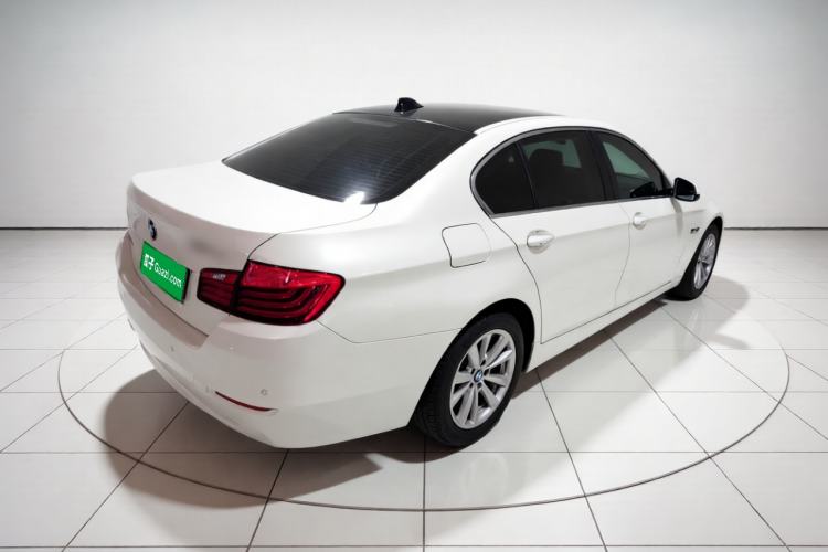 Used BMW 5 Series 2017 520Li Elegant Edition Rear Right 45 Deg