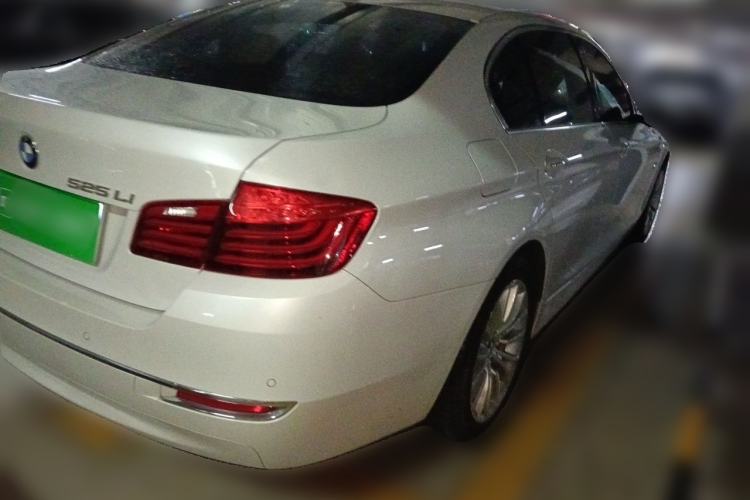 Used BMW 5 Series 2017 525Li Luxury Design Package Rear Right 45 Deg