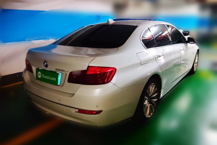 Used BMW 5 Series 2017 525Li Luxury Design Package Rear Right 45 Deg