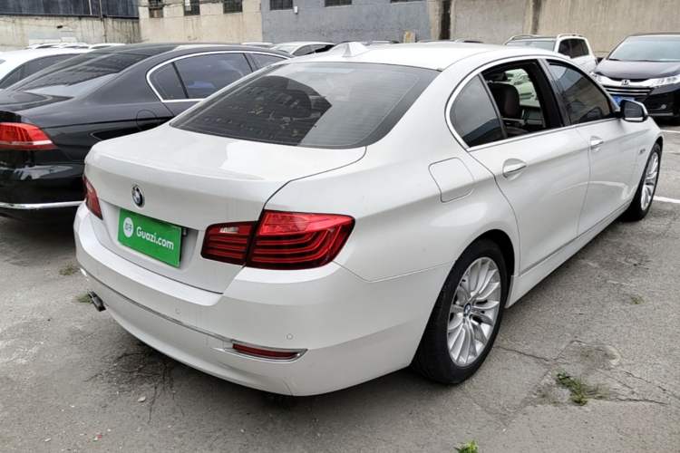 Used BMW 5 Series 2017 525Li Luxury Design Package Rear Right 45 Deg