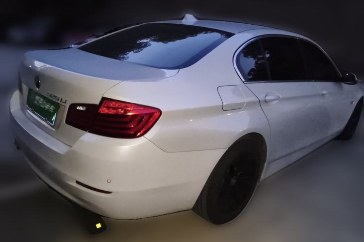 Used BMW 5 Series 2017 520Li Elegant Edition Rear Right 45 Deg