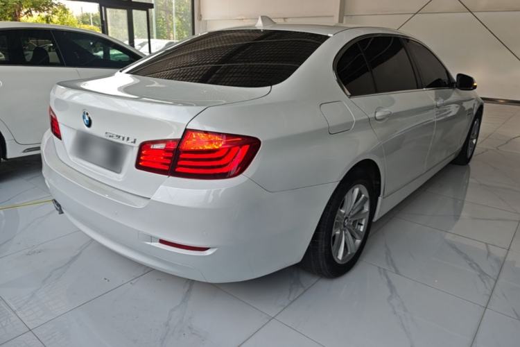 Used BMW 5 Series 2017 520Li Elegant Edition Rear Right 45 Deg