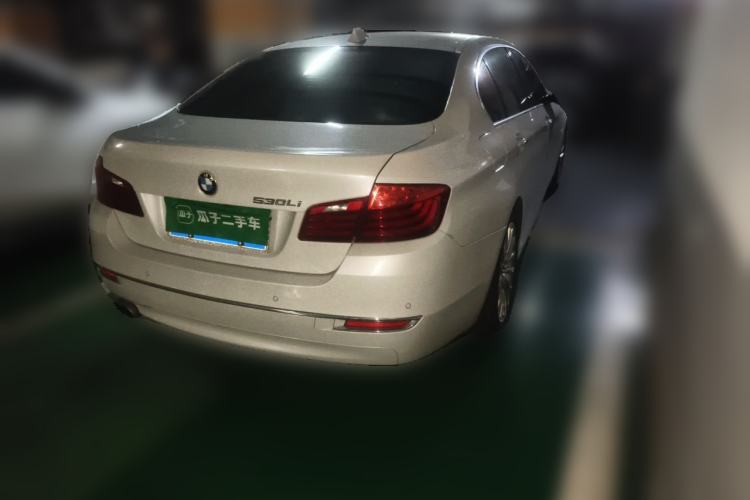 Used BMW 5 Series 2017 525Li Luxury Design Package Rear Right 45 Deg