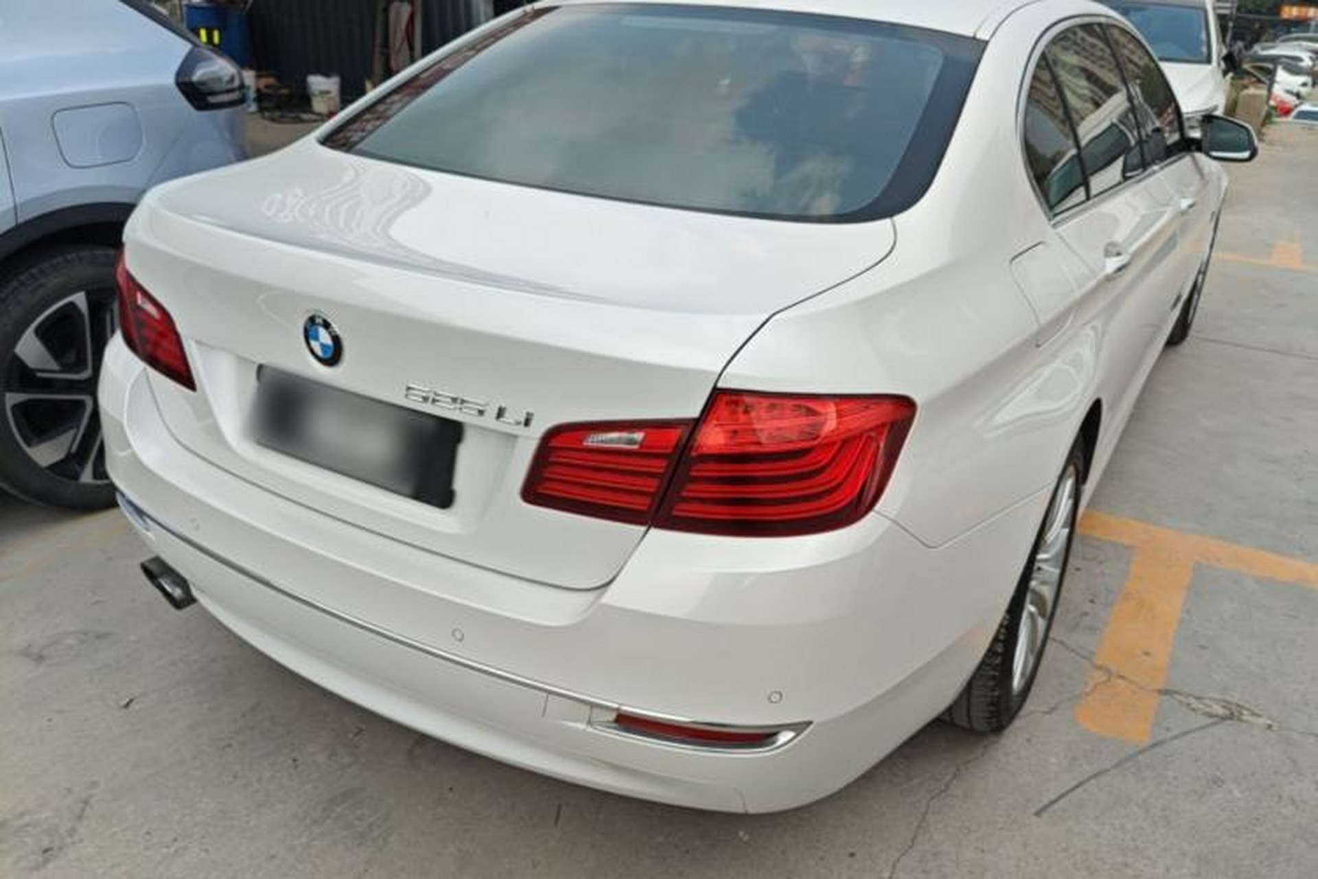 Used BMW 5 Series 2017 525Li Luxury Design Package Rear Right 45 Deg